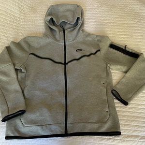 Nike Sportswear Tech Fleece Windrunner
Men's Full-Zip Hoodie
$145